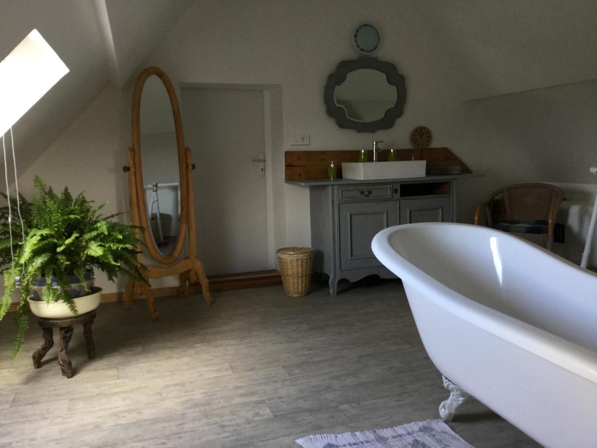 Holiday home Nuitees Au Calme De La Campagne Bourbonnaise *